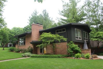 Robert J. and Syd S. Van Dragt House