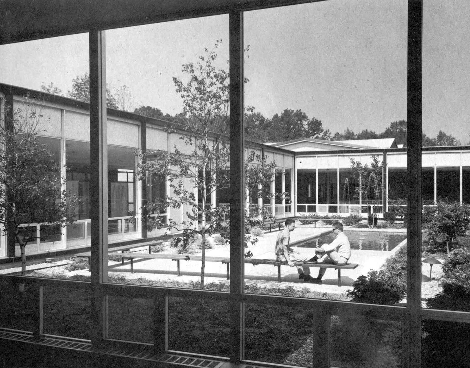 Lawrence Institute of Technology Architecture Building, Southfield. Image courtesy of Lawrence Technological University Library.