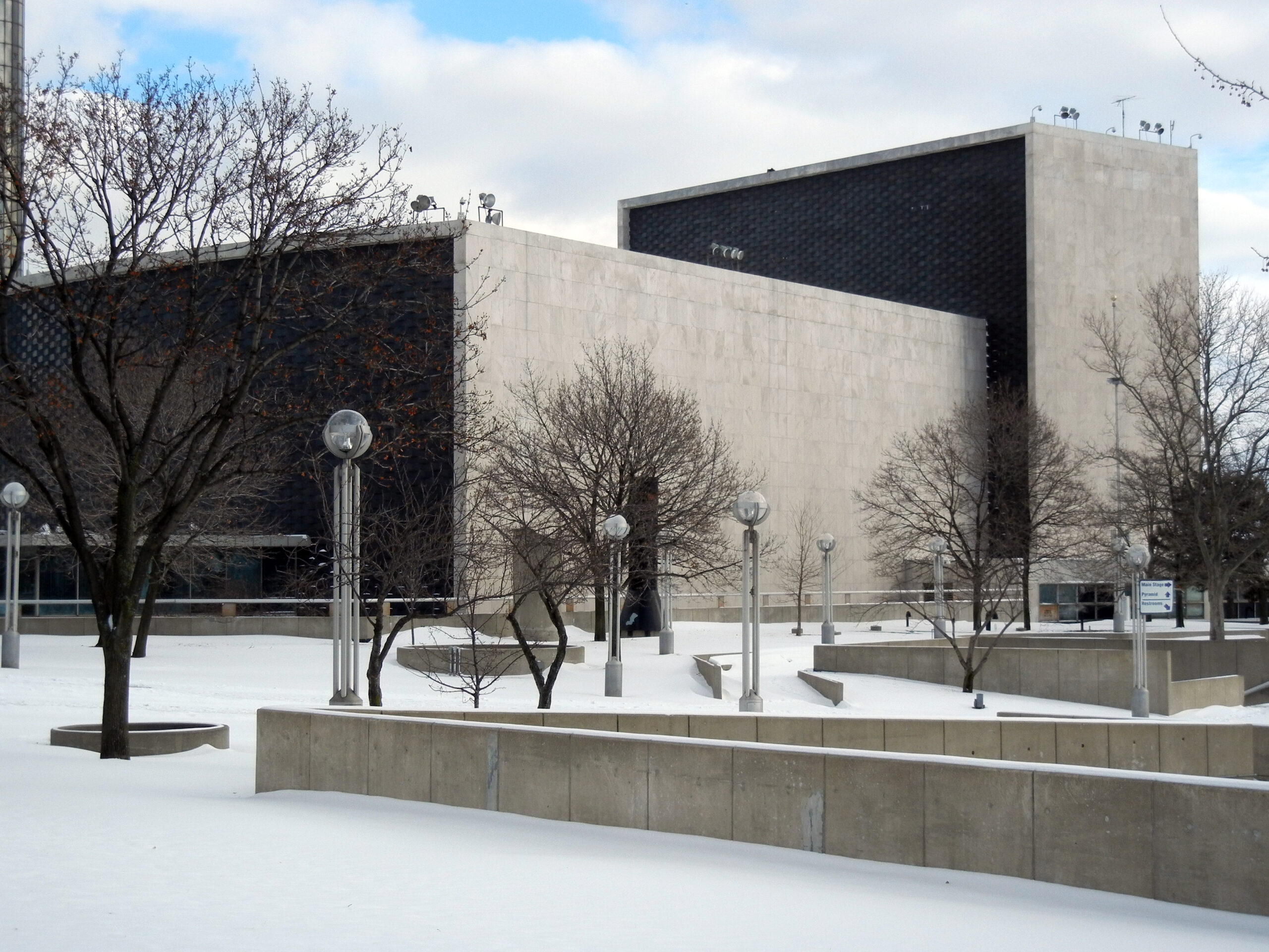 Photograph by Goldnpuppy/Wikipedia