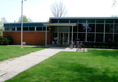 Schultz-Holmes Memorial Library