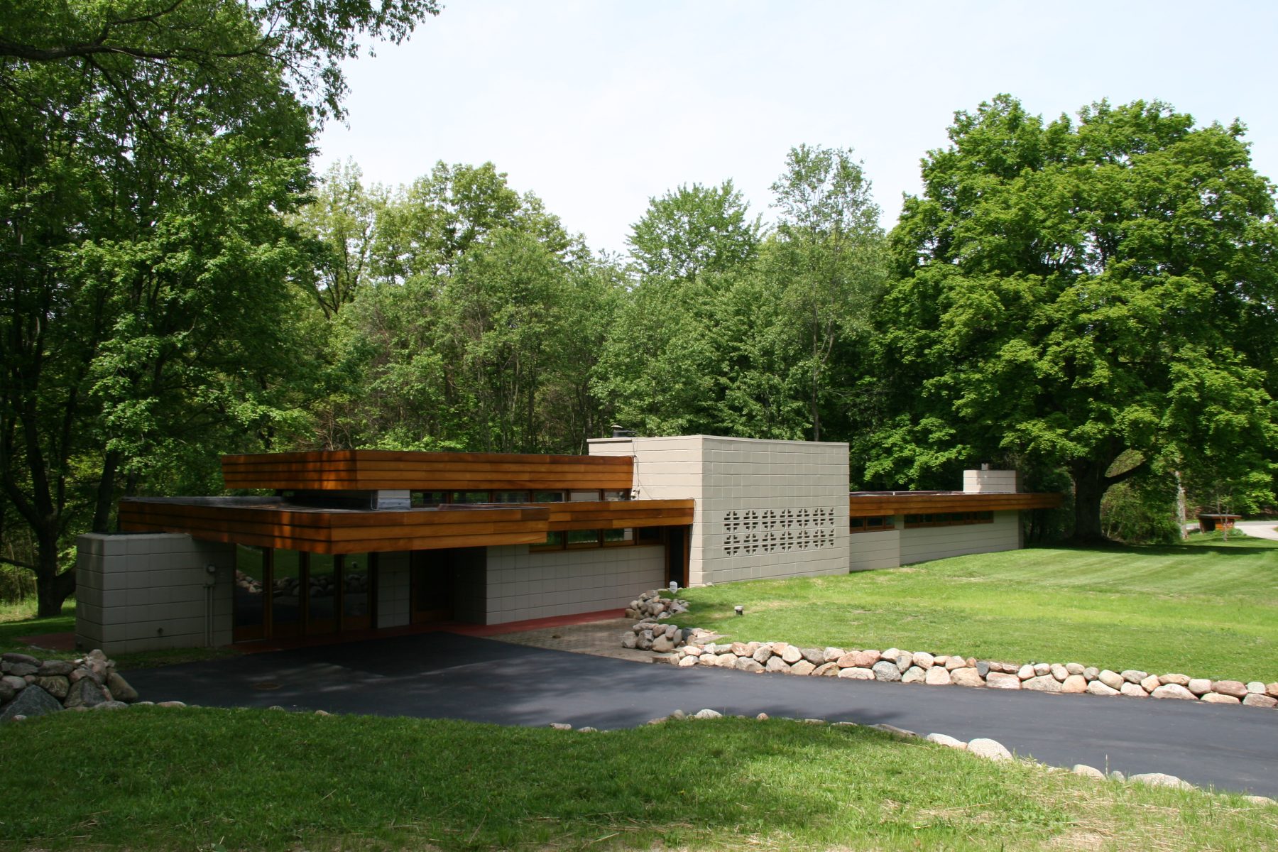 Eric and Pat Pratt House